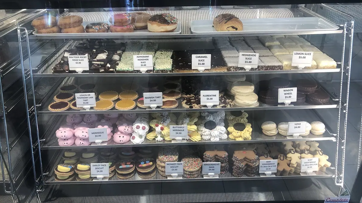 Warrens Bakery – bakery in Crownhill, Plymouth